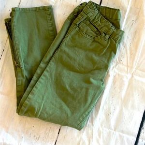 GapKids Olive Green NWOT Girls 10 Regular
Skinny